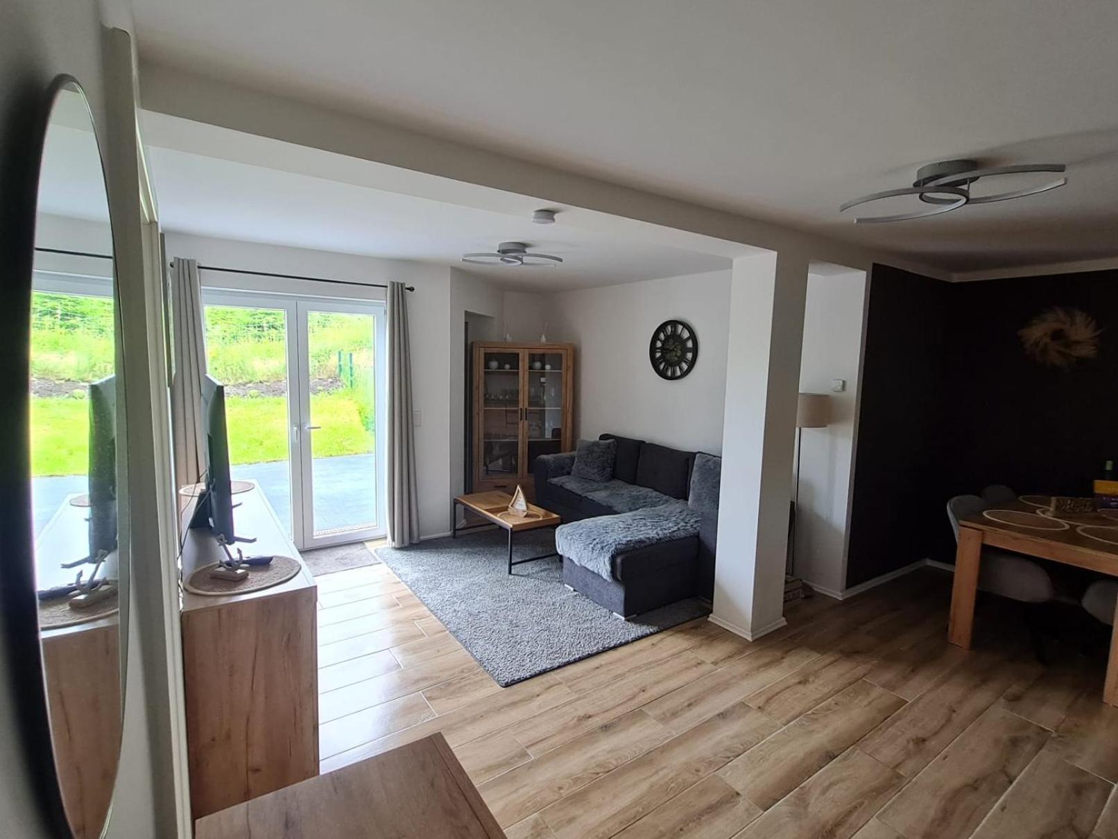 Greenhouse Living Apartment Nivis Mit Garten - 4 Minuten Nach Winterberg - Wandern, Mountainbike Fahren - Natur Geniessen Medebach Ruang foto