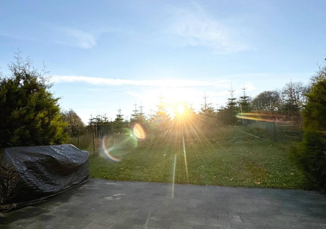 Greenhouse Living Apartment Nivis Mit Garten - 4 Minuten Nach Winterberg - Wandern, Mountainbike Fahren - Natur Geniessen Medebach Bagian luar foto